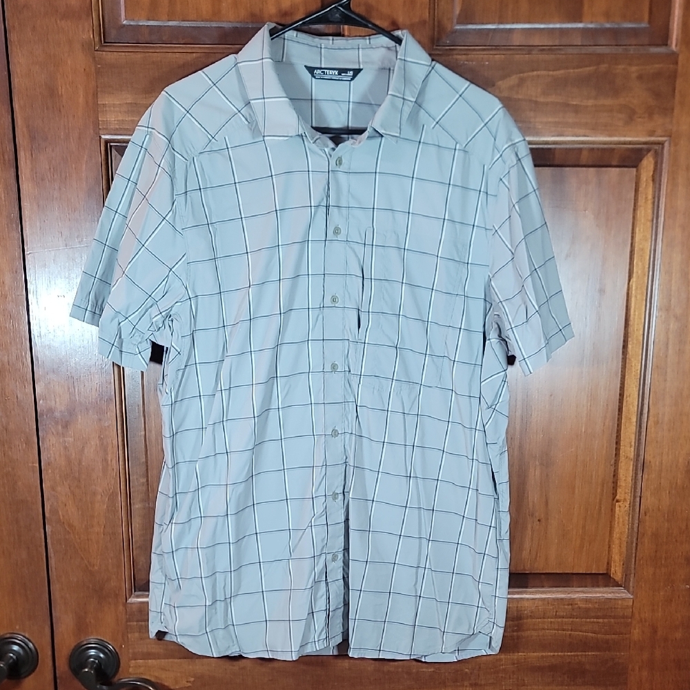Arcteryx Men's Gray Plaid Button-Down Shirt